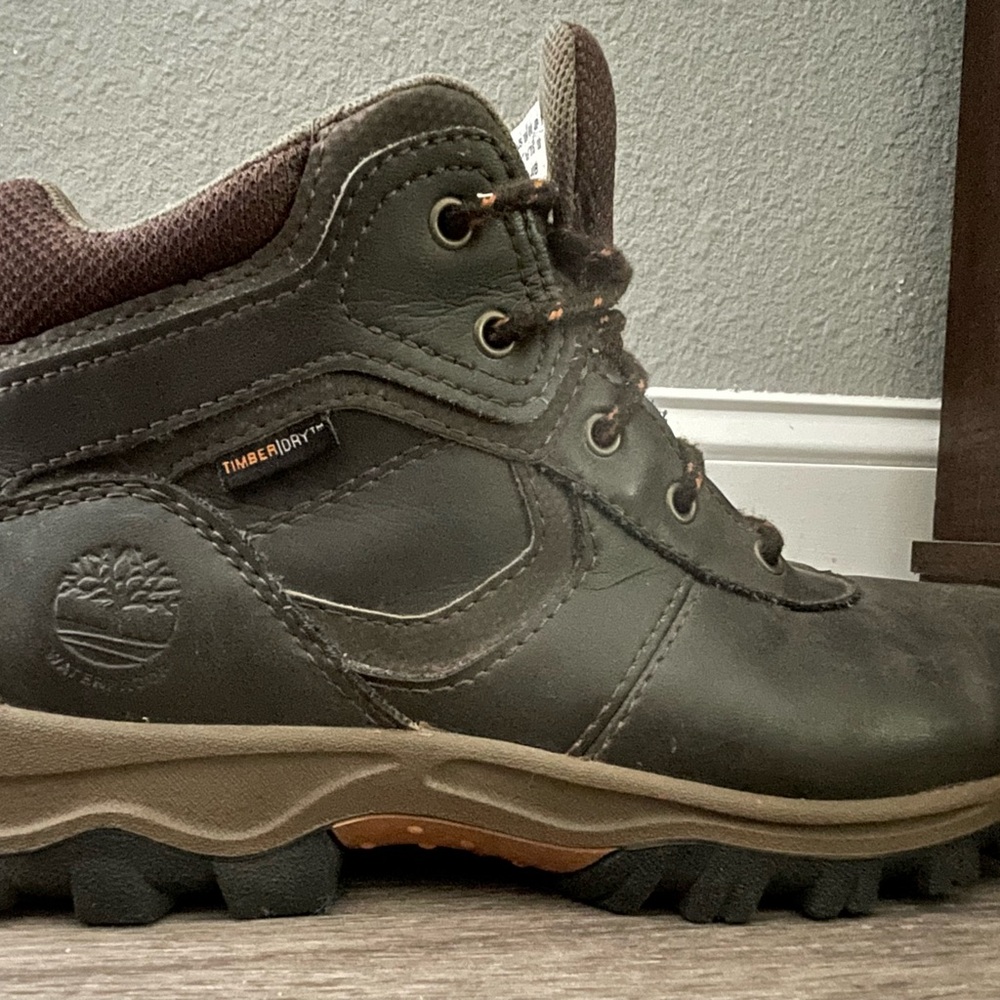 Timberland Mt. Maddsen mid hiking boots boys size 5